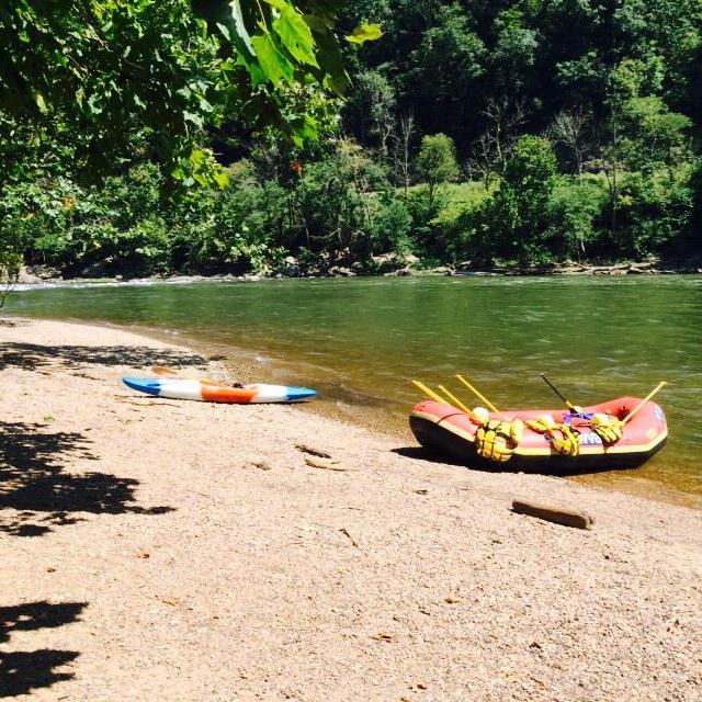 a small boat in a body of water